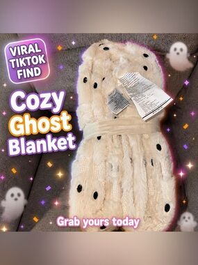 Costco - Halloween Embroidered
Faux Fur Throw with GHOSTS